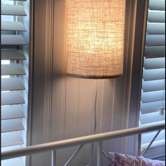 New wall sconce - unused.  Bought two only needed one - Picture 3 of 6